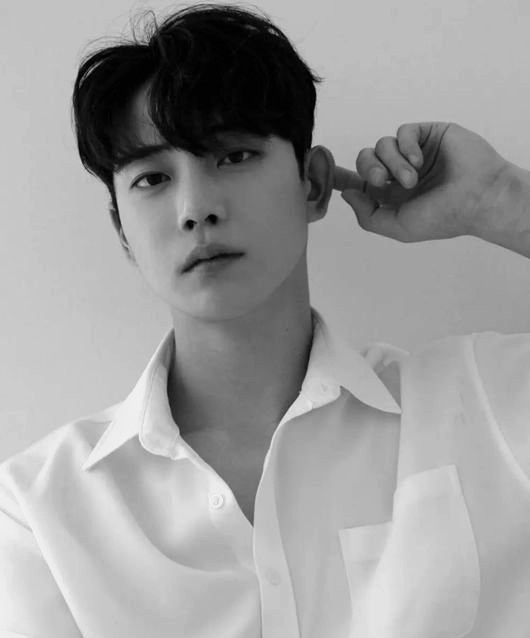 모델 故 <b>김종석</b> 사망…<b>루머</b>에 유가족 분노 “사실 아냐, 녹취록... 