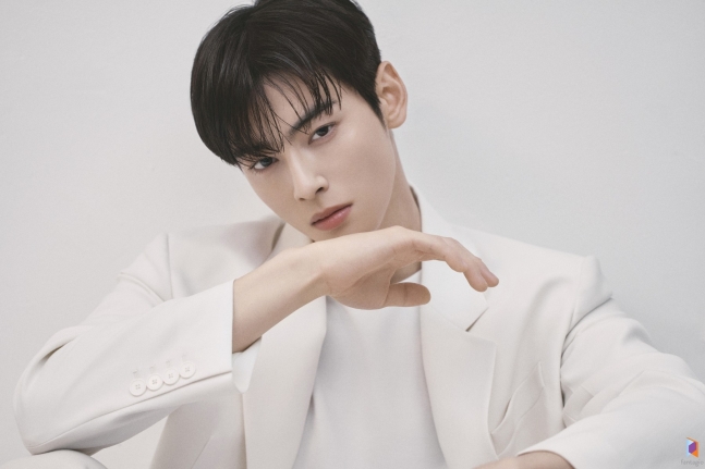 <b>차은우 군입대</b> 발표… 팬들과 함께한 콘서트에서 직접 전한 진심