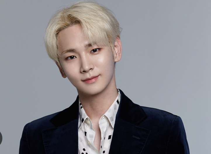 SHINee Key: Camping, House Location (Hannam-dong UN Village), Tent Price, Dogs Comme des Garçons, Campsite, Jukkumi Dishes