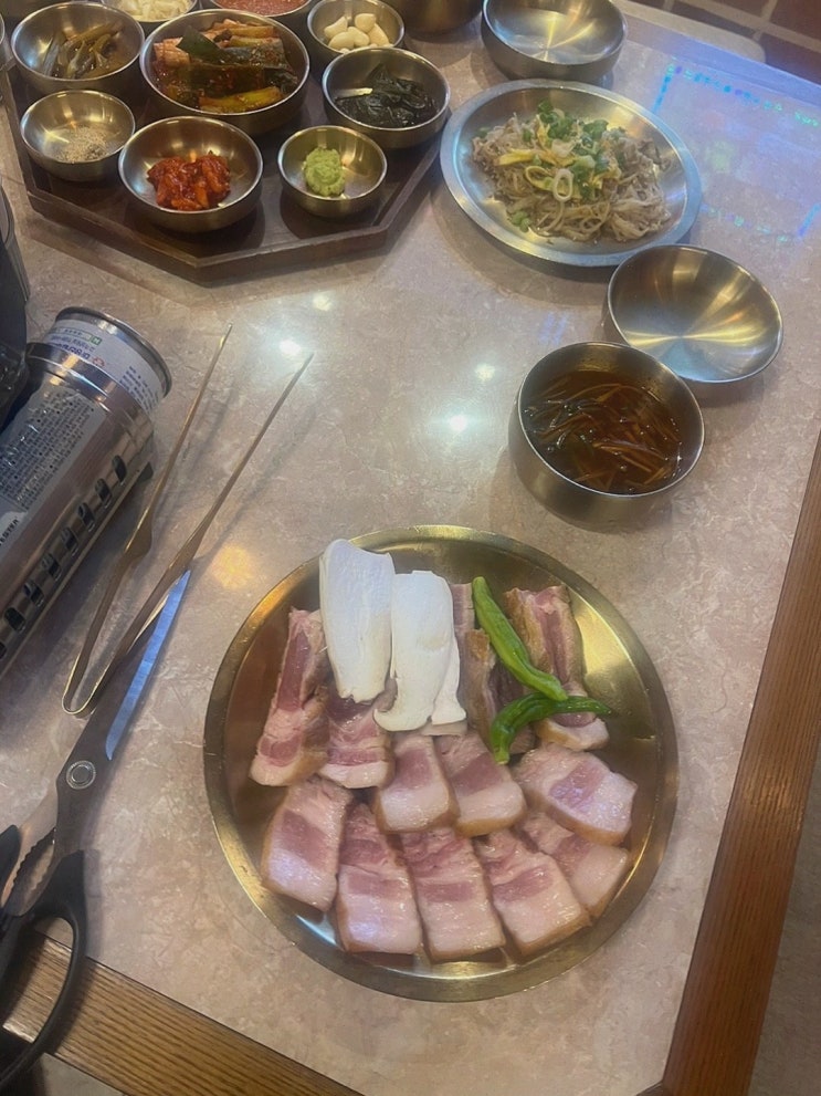  가족 외식에 완벽한 선택, 엄마네삼겹살 부천중동본점 신중동맛집