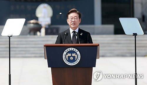 대통령, <b>헌법재판관 후보</b>에 이재명 변호인 임명 <b>논란</b>… 야권... 