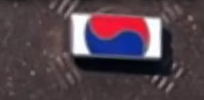 <b>한화</b>그룹이 만든 특별한 <b>배지</b>: 호국의 의미와 희생