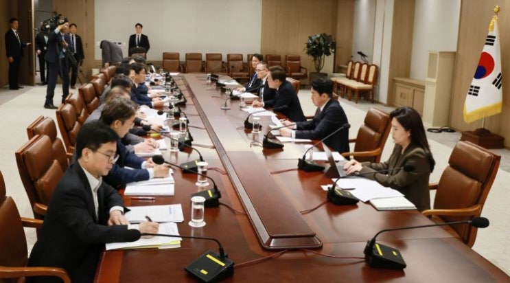 이재명 정부 <b>경제</b>정책, 25만원 지원금과 <b>규제완화</b> '쌍끌이'로... 