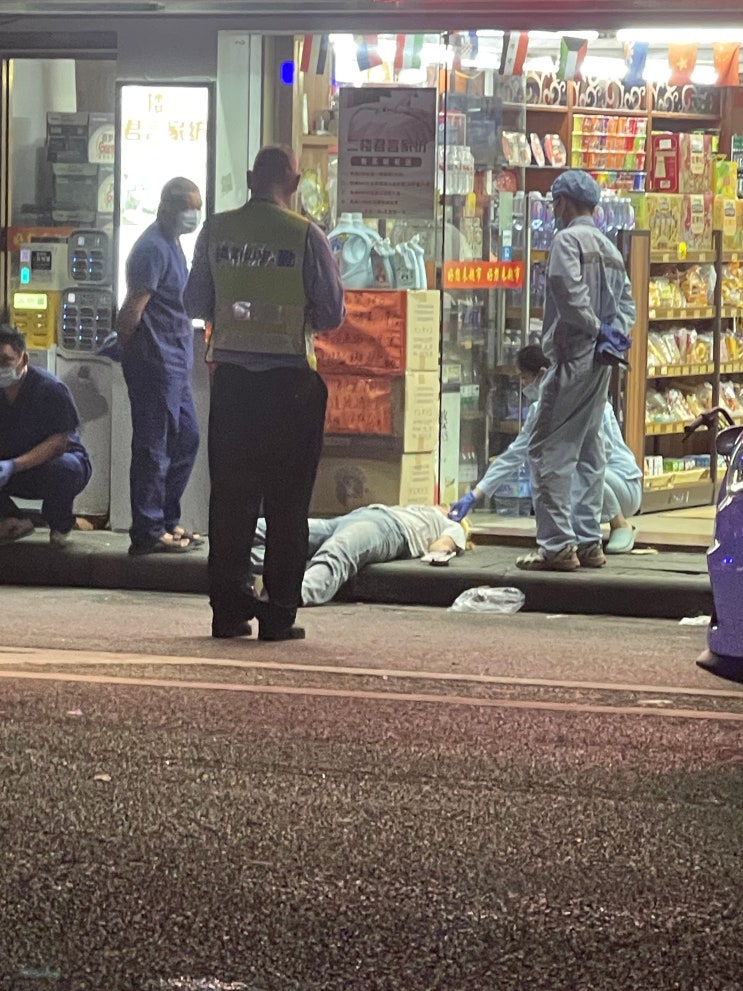  진짜 식겁한 날... 길거리에 쓰러진 여자...