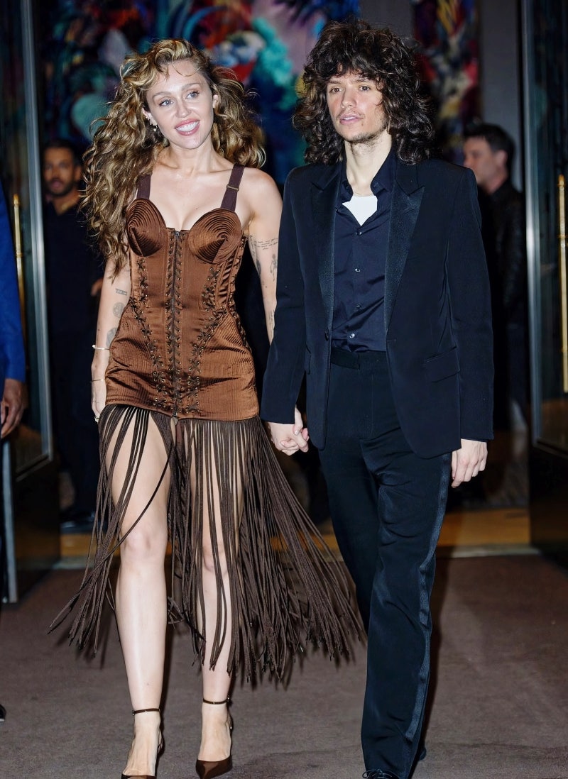 25년6월7일 빌보드차트잡담::재산\u003d셀레나 고메즈+머라이어 캐리, 영화 배우님\u003d시저 : 네이버 블로그, image size:800x1098