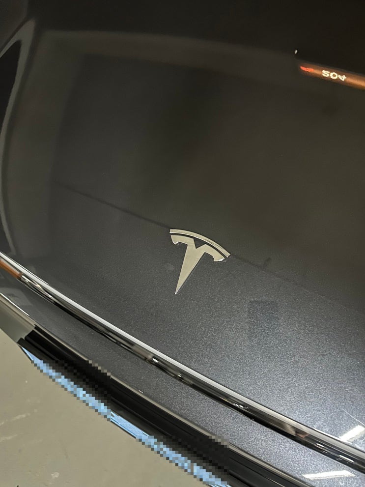 테슬라 주니퍼 new model Y 알리발 엠블럼 부착기 (리퍼럴 할인 코드 포함)