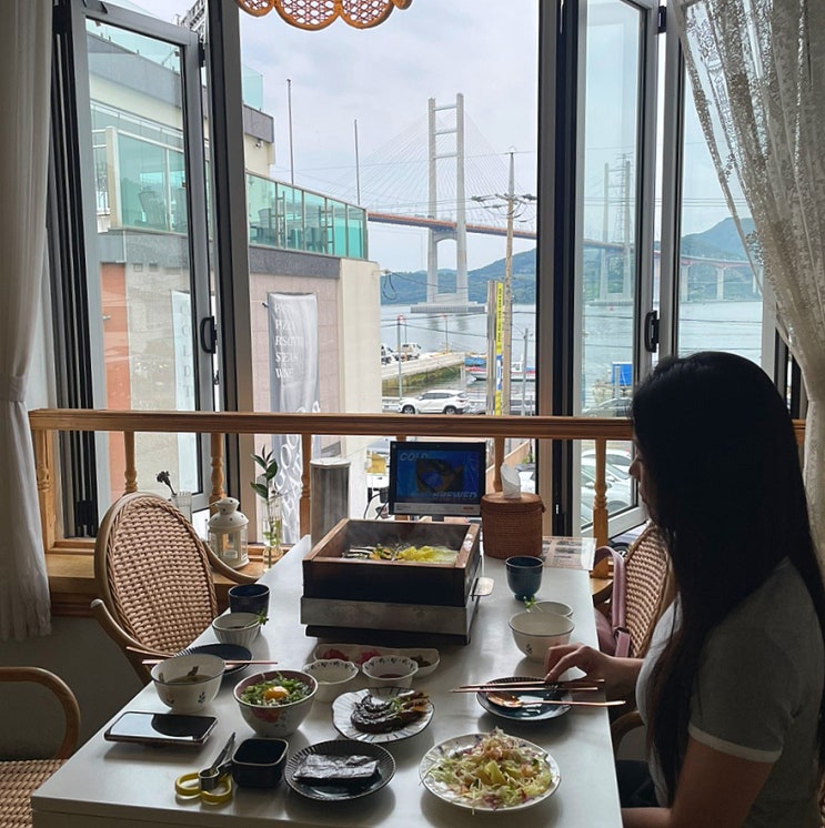  창원 귀산 맛집 라이진:마창대교 뷰를 보며 즐기는 편백찜