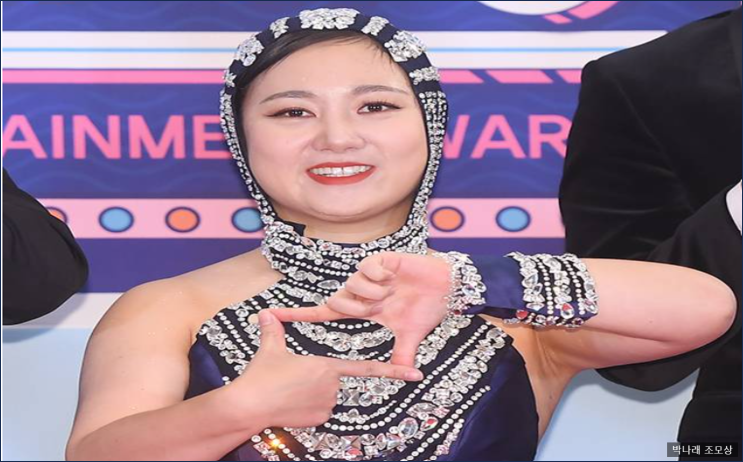 개그우먼 <b>박나래</b>, <b>조모상</b>…가족들과 목포서 빈소 지켜