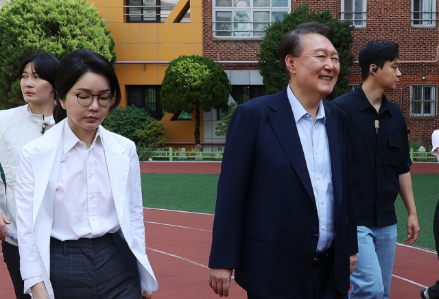  尹, 대선 이후 첫 포토라인 지나... 오늘 내란 혐의 6차 공판