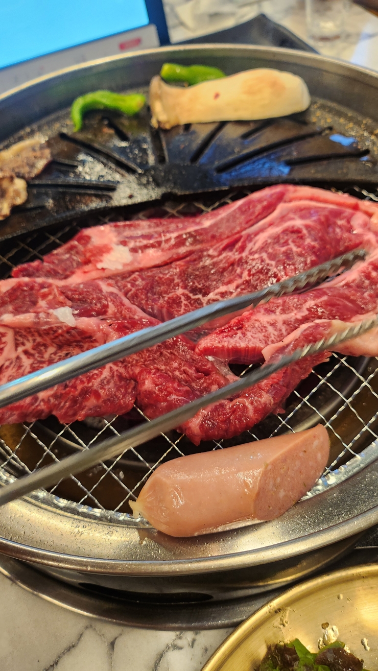  신중동 마장동 소고기집  갓김치와 차돌된장찌개가 맛있는  존맛탱 내돈내산후기