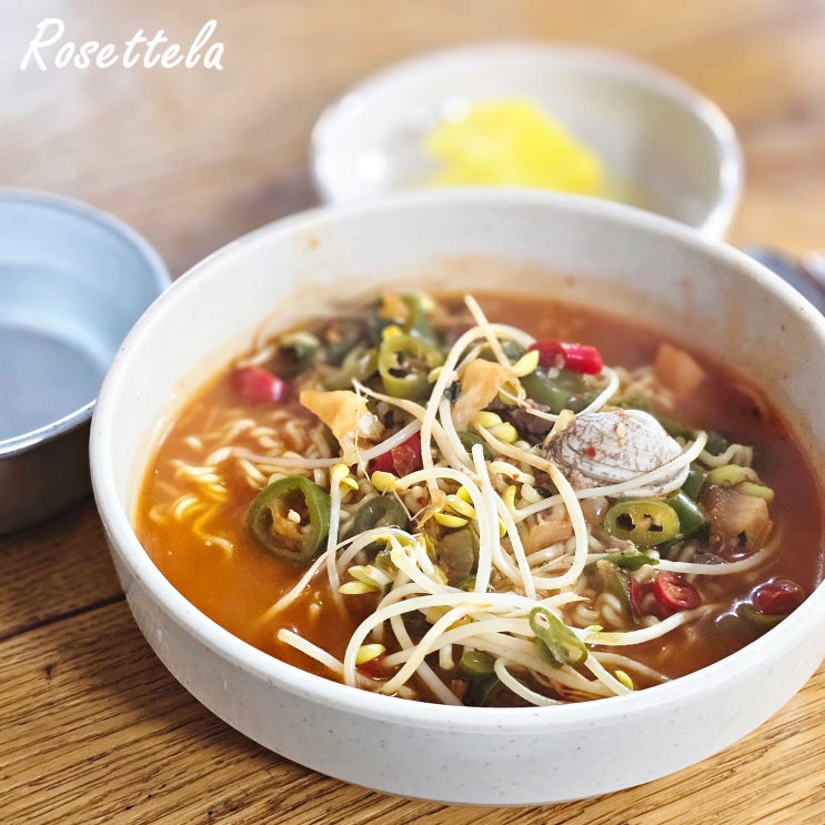  신촌역 혼밥 노포 훼드라 최루탄라면 이한열 열사 단골 맛집