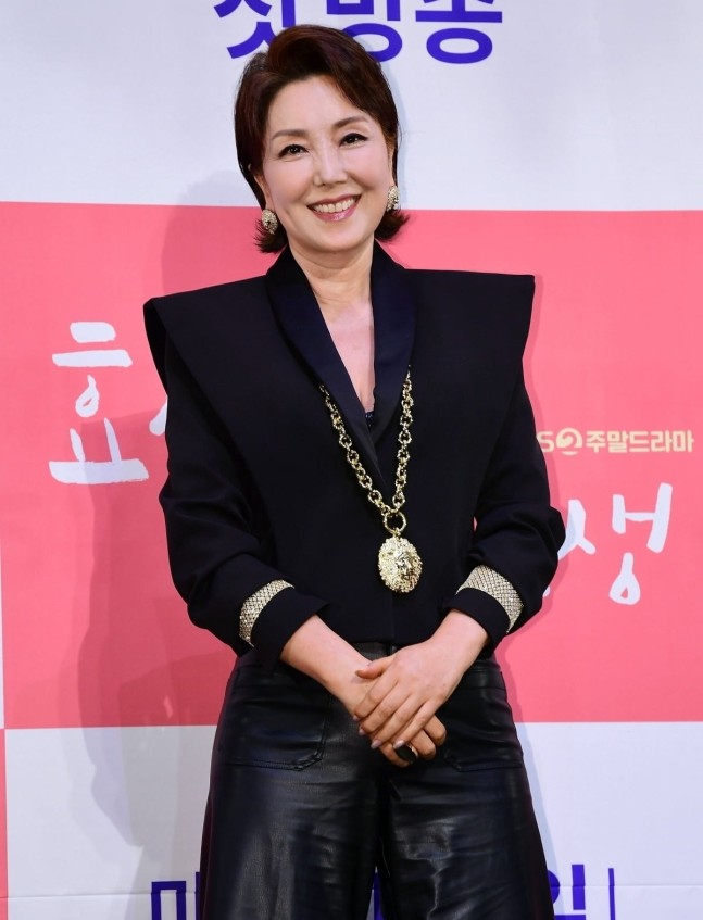  ️️ “이휘향 남편, 알고 보니 조폭 고(故) 김두조…‘청산 후 외조에 전념’ 감춰진 이야기 (‘미스터리’ 공개)”