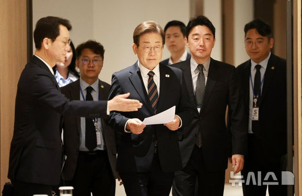 이재명 대통령, 라면값 2000원에 분노! 긴급 <b>물가</b> <b>대책</b> 지시