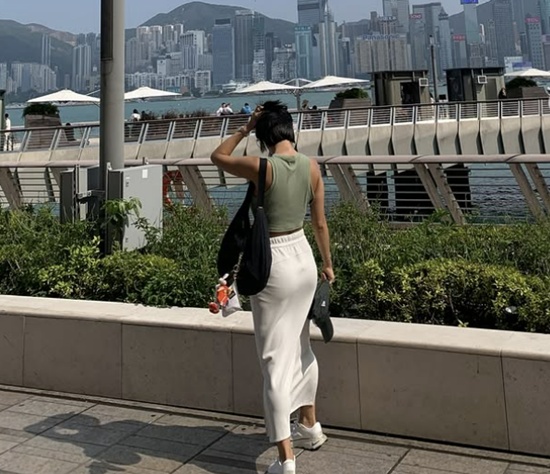   “이상화, 홍콩에서 뽐낸 건강미…운동선수 출신답게 탄탄한 몸매 눈길”