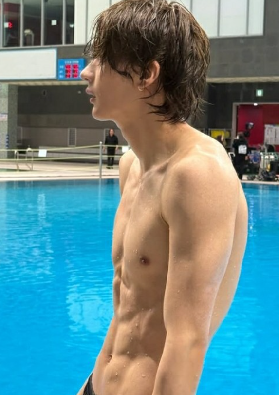 RIIZE Anton Reveals Abs in Swimming Pool Pictorial