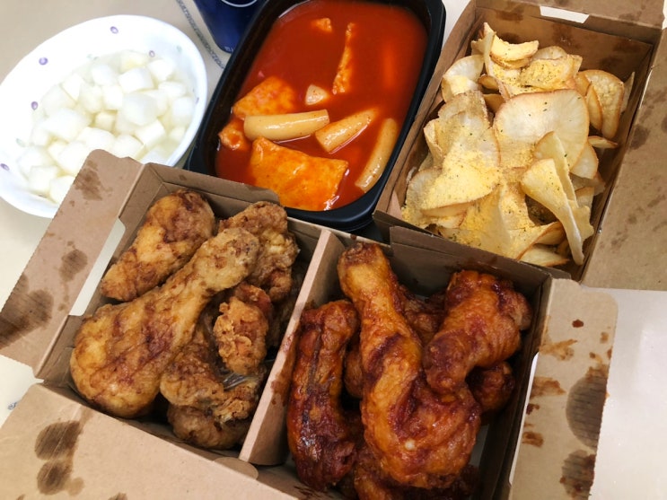  교촌치킨 메뉴 반반오리지날 가격 국물맵떡 칩카사바
