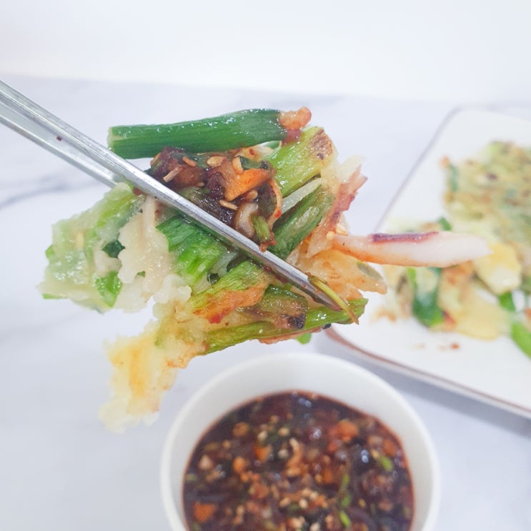  쪽파의 단맛이 살아있는 바삭한 오징어 파전 만들기 해물파전 레시피