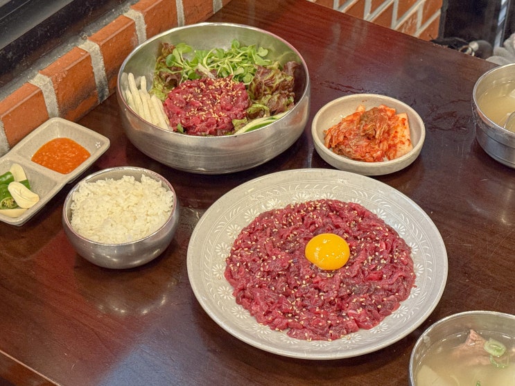  광장시장 유일한 미슐랭? 부촌육회 맛집 검증합니다