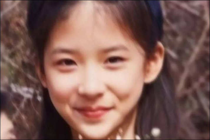  어릴 때 부터 이쁜걸로 유명했다는 곧 50대 여배우의 일상룩