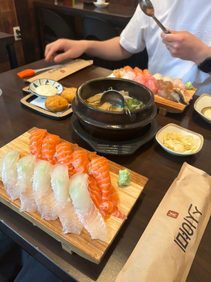  천호동 맛집 회가 밥을 담요처럼 덮는 연어초밥 스시야미