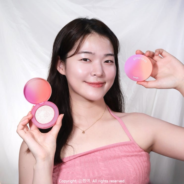  쿨톤 음영메이크업 할 땐 베네피트 글로우 라라 하이라이터 추천