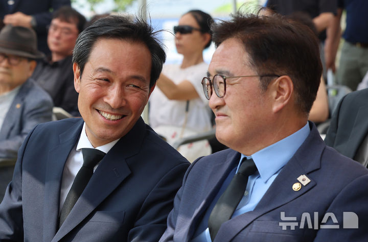 [속보] <b>우상호 정무수석</b>, 국회 방문… 여야 협치 시동?