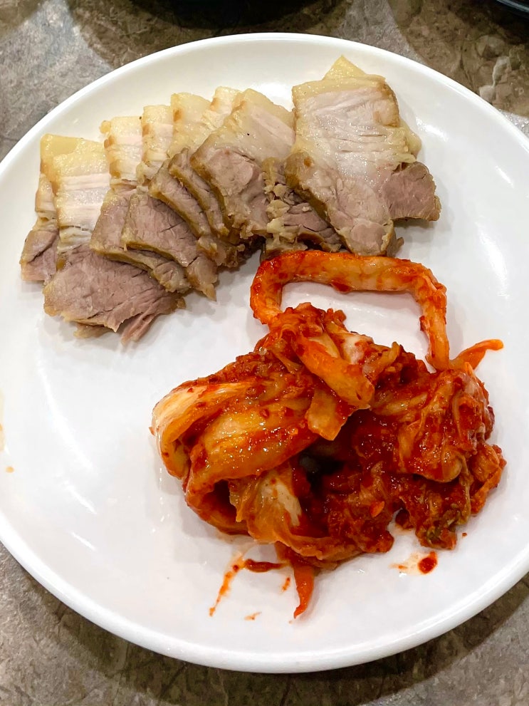  종각과 광화문역 근처 보쌈맛집으로 유명한 장원족발 (내돈내산)