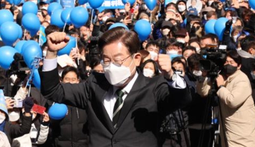 왜 우리는 <b>이재명 대통령</b>의 <b>소통</b>을 기대하게 되었을까?