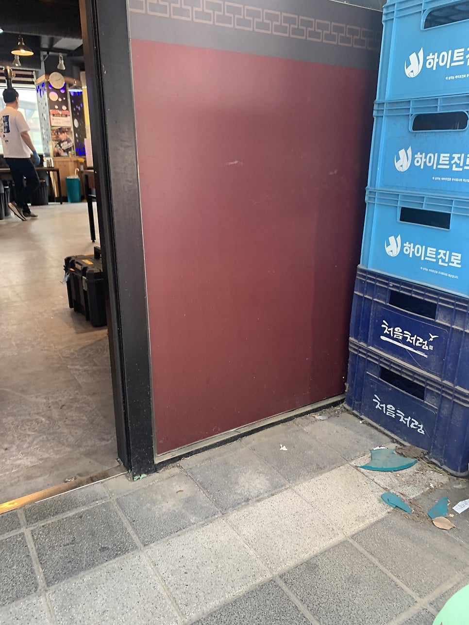 상가사무실 에어컨배관설치 반강화 페어이중유리 타공업체
