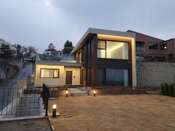  럭스틸(Luxteel) 라인패널, 일반패널을 시공한 전원주택