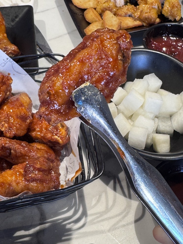  부산 남천동 치킨맛집 홀이 깔끔한 교촌치킨 남천점 - 레드콤보, 허니순살