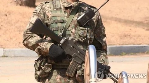 “총기를 <b>렌터카</b>에 두고 반납? 민간인이 찾아낸 K-2 <b>소총</b>…군... 