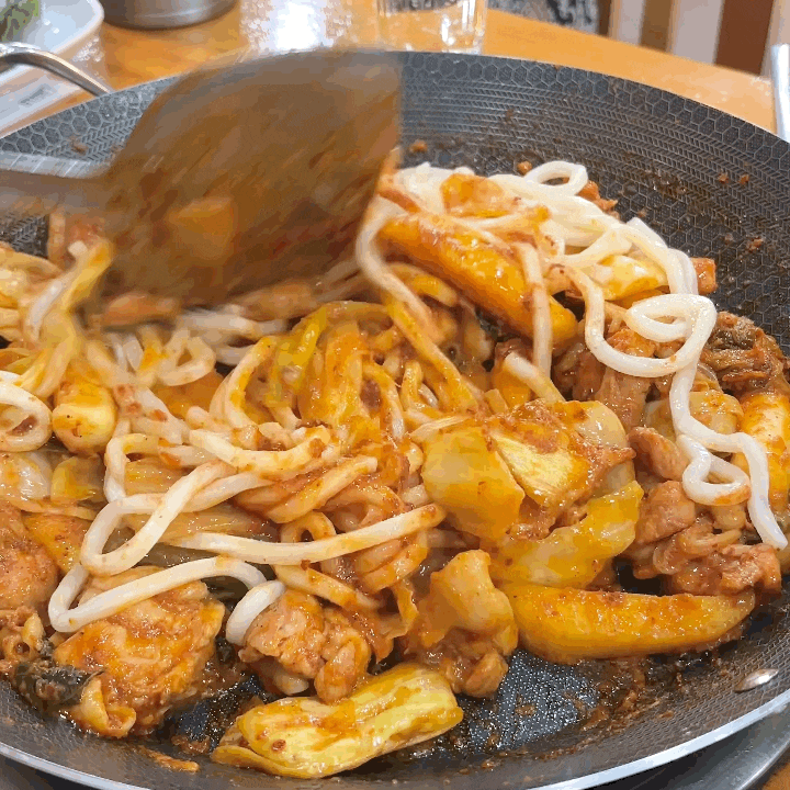  남춘천역닭갈비, 춘천여행 현지인 색다른 닭갈비 신상 맛집 천일정 막국수 닭갈비