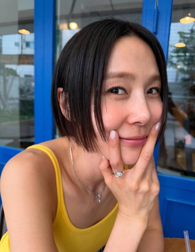 김나영 인스타 샤넬 이터널 넘버 5 목걸이, 반지 또 했네. 너무 이뻐.