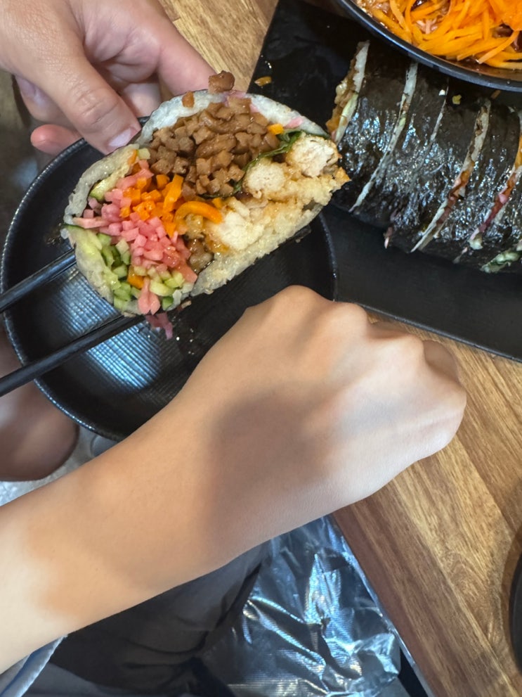  부산 남천 김밥맛집 거대한 탕수육김밥이 유명한 김면장
