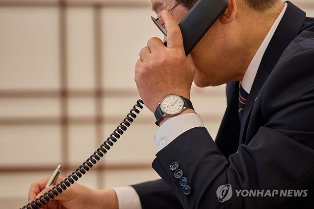  4만원 시계 착용한 이 대통령, '대통령 기념 시계' 제작 안할까?