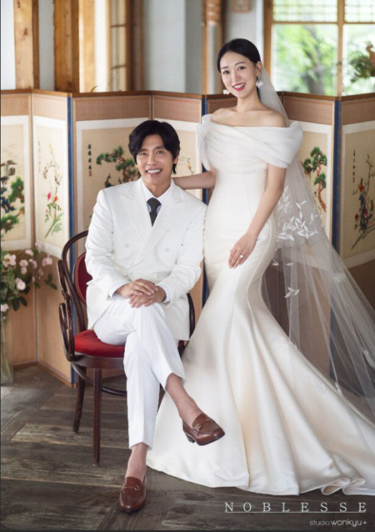  "최성국, 두 아이의 아빠 된다! 24살 연하 아내와 두 번째 축복 소식 전해"