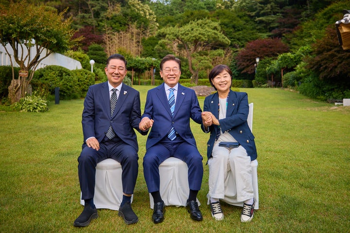 <b>민주당 원내대표 경선</b>주자 (서영교 vs 김병기 )명심은 누구?
