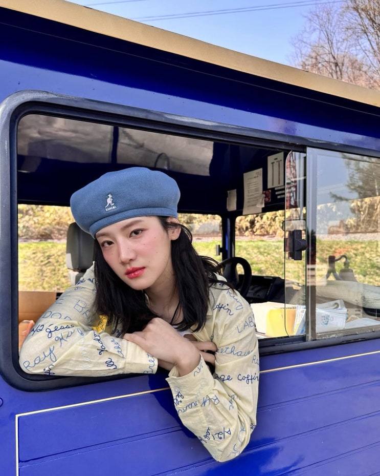  여자 모자 종류에서 지적인 느낌을 줘 여성들의 많은 사랑을 받는 캉골 베레모 코디 w. 박주현