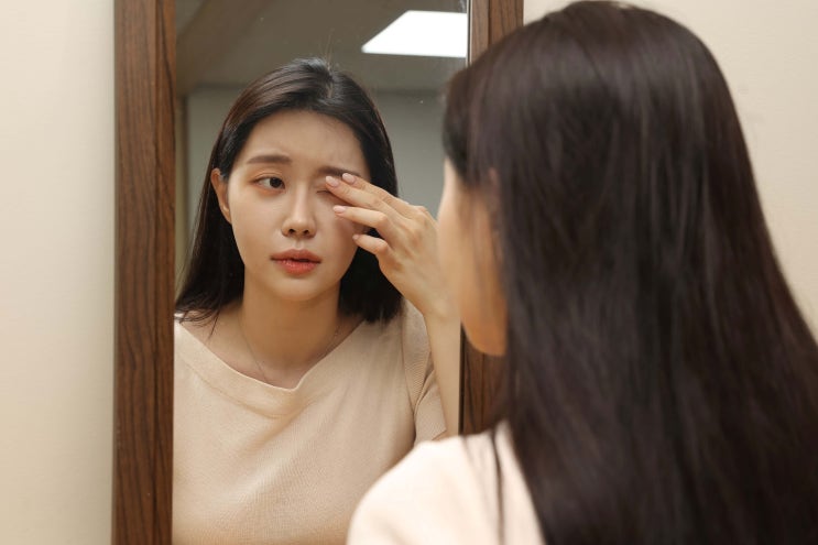 물놀이 많아지는 시기, 헤르페스 바이러스 각막염 주의보!
