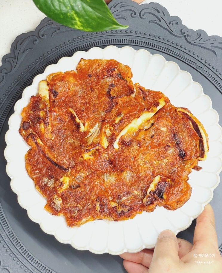  오징어김치전 만드는법 레시피 탄산수 김치전반죽 바삭하게 김치전 만들기