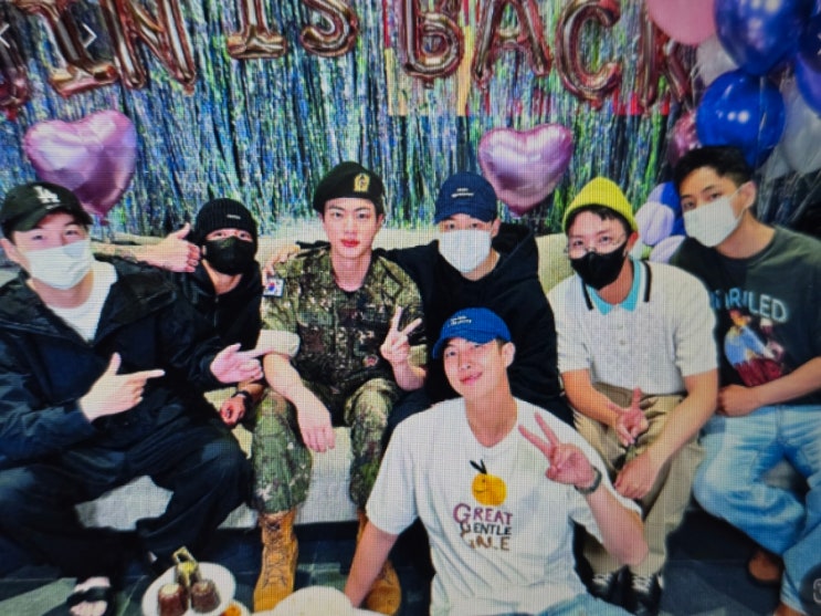 전역 <b>완전체 컴백</b>... 6월 13일 BTS페스타, <b>제이홉</b> 월드투어... 