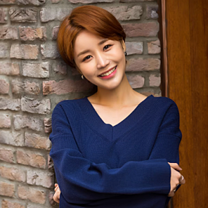윤진이 결혼 남편 김태근 직업 나이 딸 제이 신혼집 위치 한옥 결혼식 집안 학력 MBTI 인스타 &....