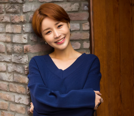 윤진이 결혼 남편 김태근 직업 나이 딸 제이 신혼집 위치 한옥 결혼식 집안 학력 MBTI 인스타 &....