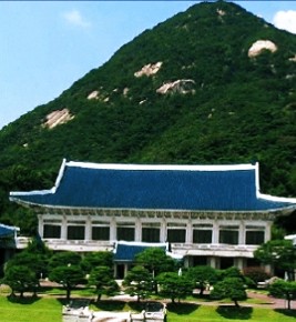  "충격! 윤석열이 청와대 지하벙커를 용산으로 통째로 뜯어갔다고? "