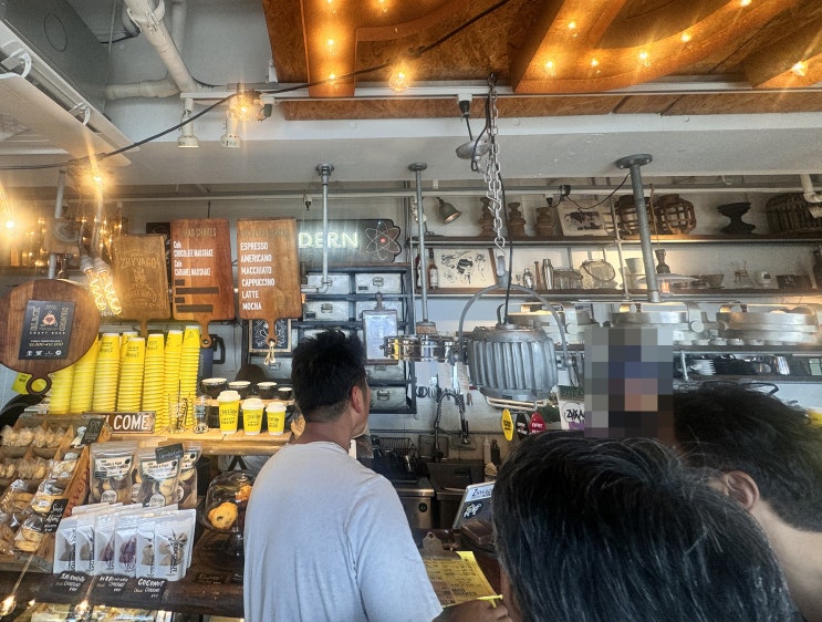  오키나와 차탄 아메리칸빌리지 ZHYVAGO COFFEE WORKS OKINAWA