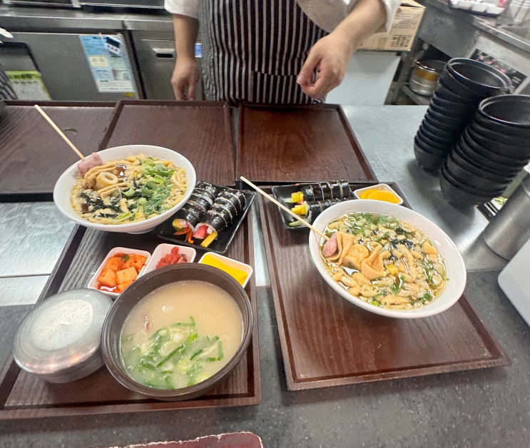  김포공항 미미네 누들 김밥 허기진 배 공복 채우기