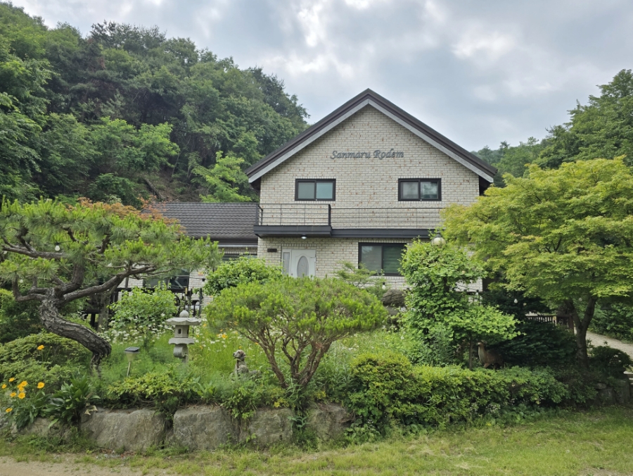 산마루로뎀펜션 사진 1