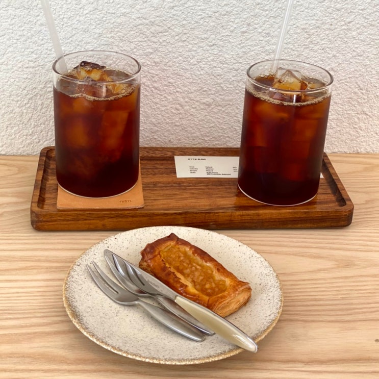  연남동 조용하고 아늑한 햇살맛집 뷰맛집 신상카페, 리틈 rytm