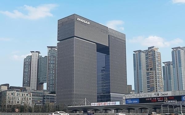 두산 차기 에너지 먹거리 '수소' 초점···수소버스 자회사 집중 육성 두산 차기 에너지 먹거리 '수소' 초점···수소버스 자회사 집중 육성